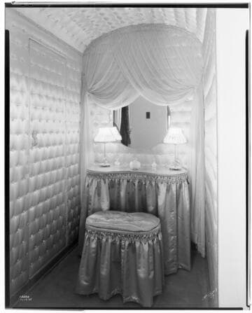 H2.5 - Home Bedroom - Home of Dr. D. A. Harwood