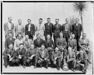 P1.1 - Group Portraits - Group of lighting engineers