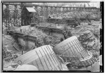 Big Creek, Florence Lake Dam - View from in front of Arches