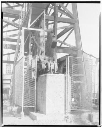 O1 - Oil Wells & Equipment - Counter-balanced Pump at Huntington Beach
