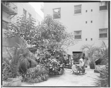 B1.25 - Engstrum Apt./Hotel