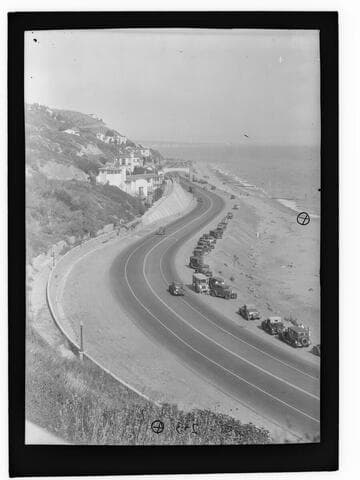 Castellammare neighborhood and the Roosevelt Highway, Pacific Palisades