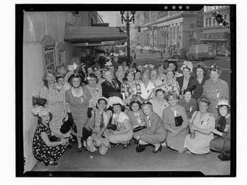 Women's group at Philharmonic Auditorium, Los Angeles