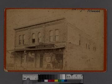 McKinnie's Pharmacy, Santa Monica