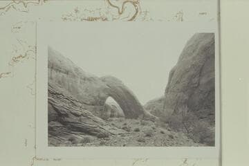 Gothic or Broken Bow Arch, Willow Creek