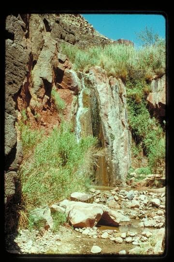 Close photo of the fall at the lower end of Stone Creek