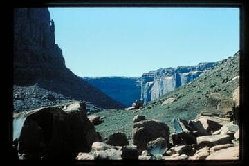 Up Horsethief Canyon