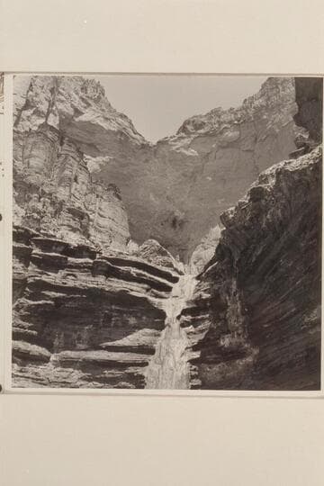 The rim above the salt deposits at Kwagunt Rapid, left gank