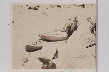 The Dusty Dozen piled one skiff on another in lining Horn Creek Rapid.  Bright Angel gauge:  2,070 cfs