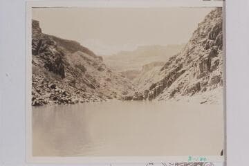 Upriver from near Ruby Rapid.  Bright Angel gauge:  2650 cfs