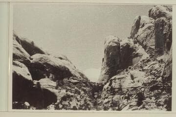 Trail to Surprise Valley.  Looking southwest toward Rainbow Bridge.  See 6010 SJRR 5.15.9