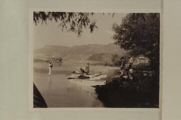 Loading the Nevills sadirons at Lees Ferry. Lees Ferry gauge: 21,700 cfs