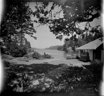 Landscaping images for Joseph E. Howland: Bates, John, residence