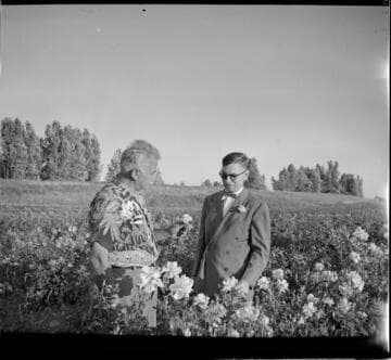 Landscaping images for Joseph E. Howland: Dering, Mike