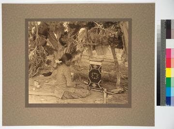 Navajo woman weaving blanket, Jeddito Springs, Arizona