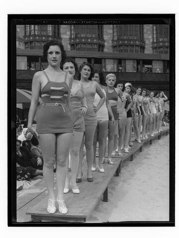Beauty Contestants in front of Deauville Club in Santa Monica