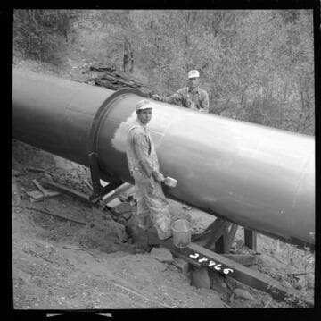 Kaweah #2 - Flume 1 - Painting above-ground pipe