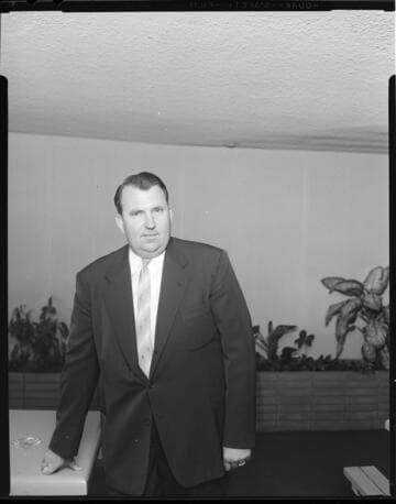 Nixon's restaurant (exterior and kitchen shots)