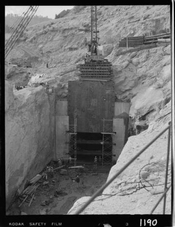 Big Creek - Mammoth Pool - Closure of bulkhead gate