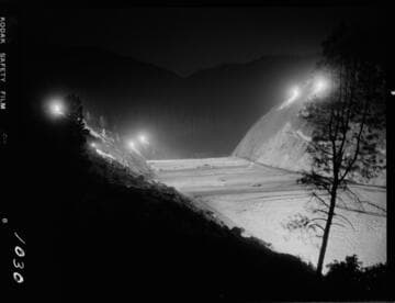 Big Creek - Mammoth Pool - Night operation at the damsite
