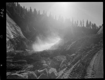 Big Creek - Mammoth Pool - Rock toe fill operation