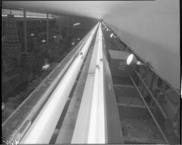 Recessed florescent reflective lighting design for supermarket interior