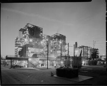 Ground views of Huntington Beach Steam Station