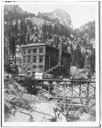 Big Creek Powerhouse #1 under construction in 1913