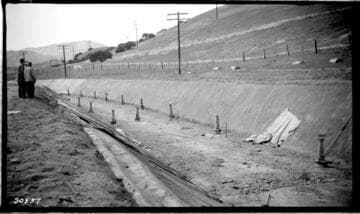 Borel Powerhouse - Borel Canal - Guniting on side walls with orchard heaters to prevent freezing