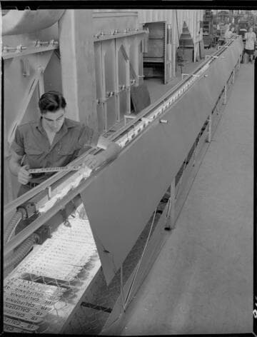 Infra-red - Metals Manufacturing Co. - Vernon - general view of conveyor