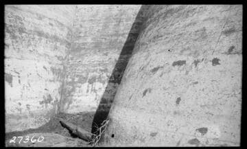 Big Creek, Florence Lake Dam - Arches 10, & 11, angle buttress 10 - showing paint flaking