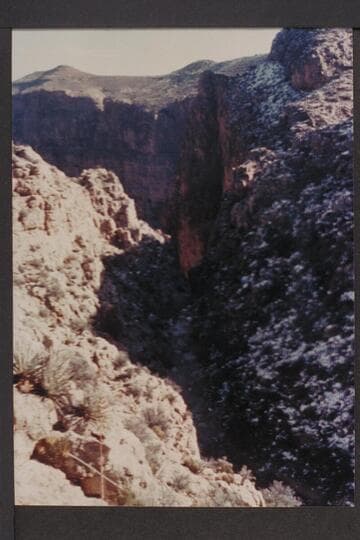 Redwall drop-off in Robbers Roost; Diamond Creek