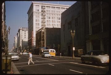 Intersection of Spring Street and 7th Street to 6th Street, Los Angeles. Grosse Building being wrecked