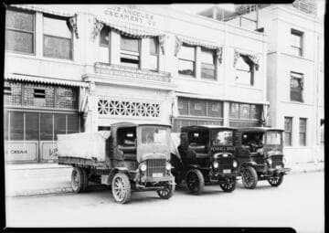 Trucks at Los Angeles Creamery. 1925