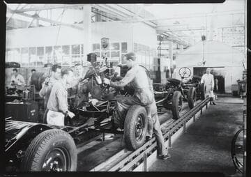 Studebaker assembly line, Loma Vista Avenue, Los Angeles. 1936