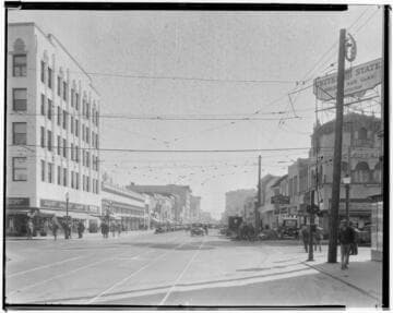 East Colorado looking east, Pasadena. 1930