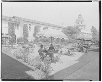 YWCA cafeteria patio, 78 North Marengo, Pasadena. 1940