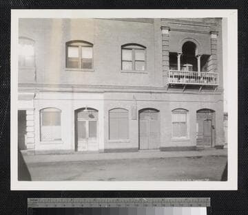 315, 317, 319 Napier St