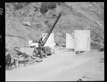 Big Creek - Mammoth Pool - Service and maintenance building erection