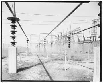 Spray system at work on 220kV busses at Lighthipe Substation