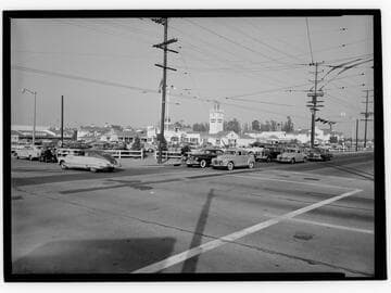 Los Angeles Farmers Market from intersection at 3rd. St