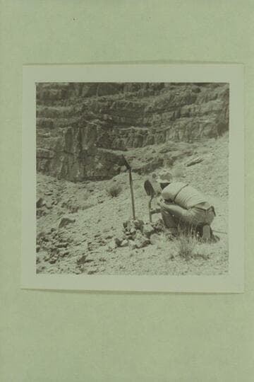 Adjusting the two-shovel marker at the top of the trail into the Tapeats Creek Basin