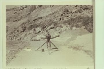 Boats and crew at Sentinel Rock Creek. RB-MV Expedition