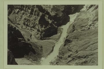 Downstream view of Prospect Canyon and Vulcan Rapid. Approximate flow: 19,000 cfs