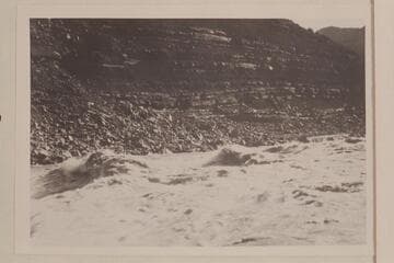 Soap Creek Rapid. Lees Ferry gauge: 25,100 cfs