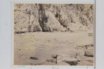 Bus Hatch in Monument Creek Rapid. Bright Angel gauge: 2,070 cfs