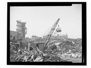 Venice Pier being razed