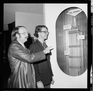 Young people touring the San Onofre Nuclear Information Center