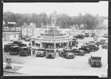 Carpenter’s Drive-in Restaurant, Sunset and Vine, Hollywood, Los Angeles. 1932